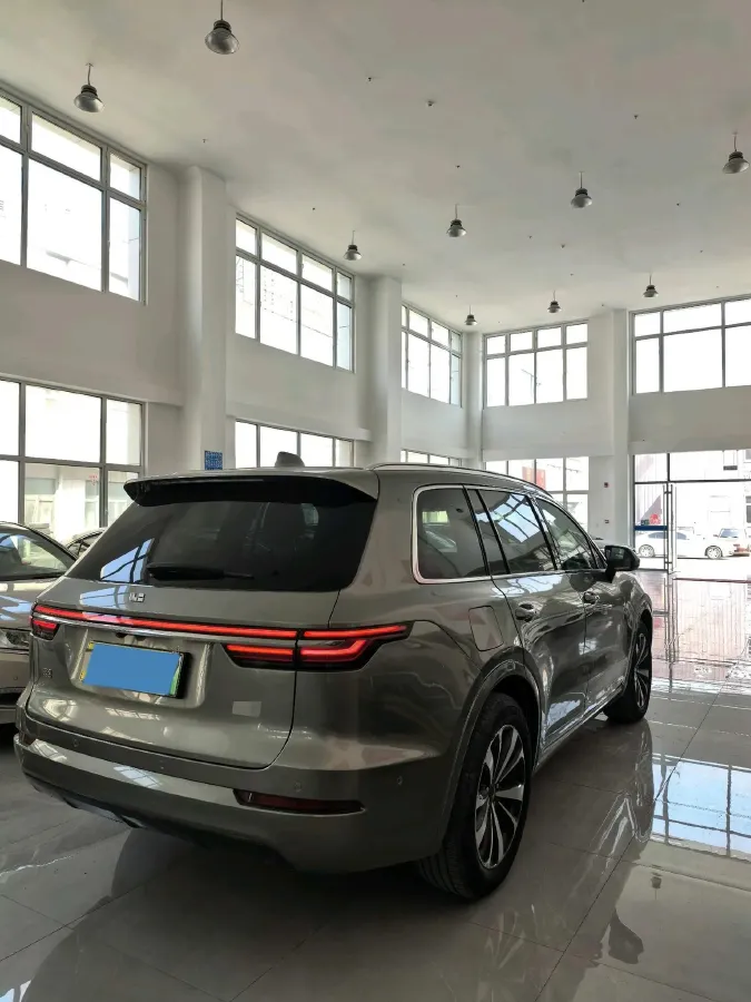 2021 Li ONE Range Extended 131HP REEV 40.5KWH,autocango,china used car exporter,china ev exporter,chinese used car exporter,chinese used ev exporter