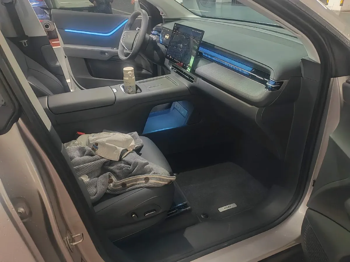 2025 Xpeng G6 BEV 68.5KWH,autocango,china used car exporter,china ev exporter,chinese used car exporter,chinese used ev exporter