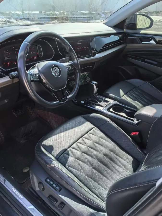 2019 Volvo V40 1.5T 152HP L4 6AT,autocango,china used car exporter,china ev exporter,chinese used car exporter,chinese used ev exporter