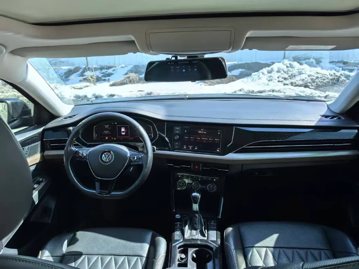 2019 Volvo V40 1.5T 152HP L4 6AT,autocango,china used car exporter,china ev exporter,chinese used car exporter,chinese used ev exporter