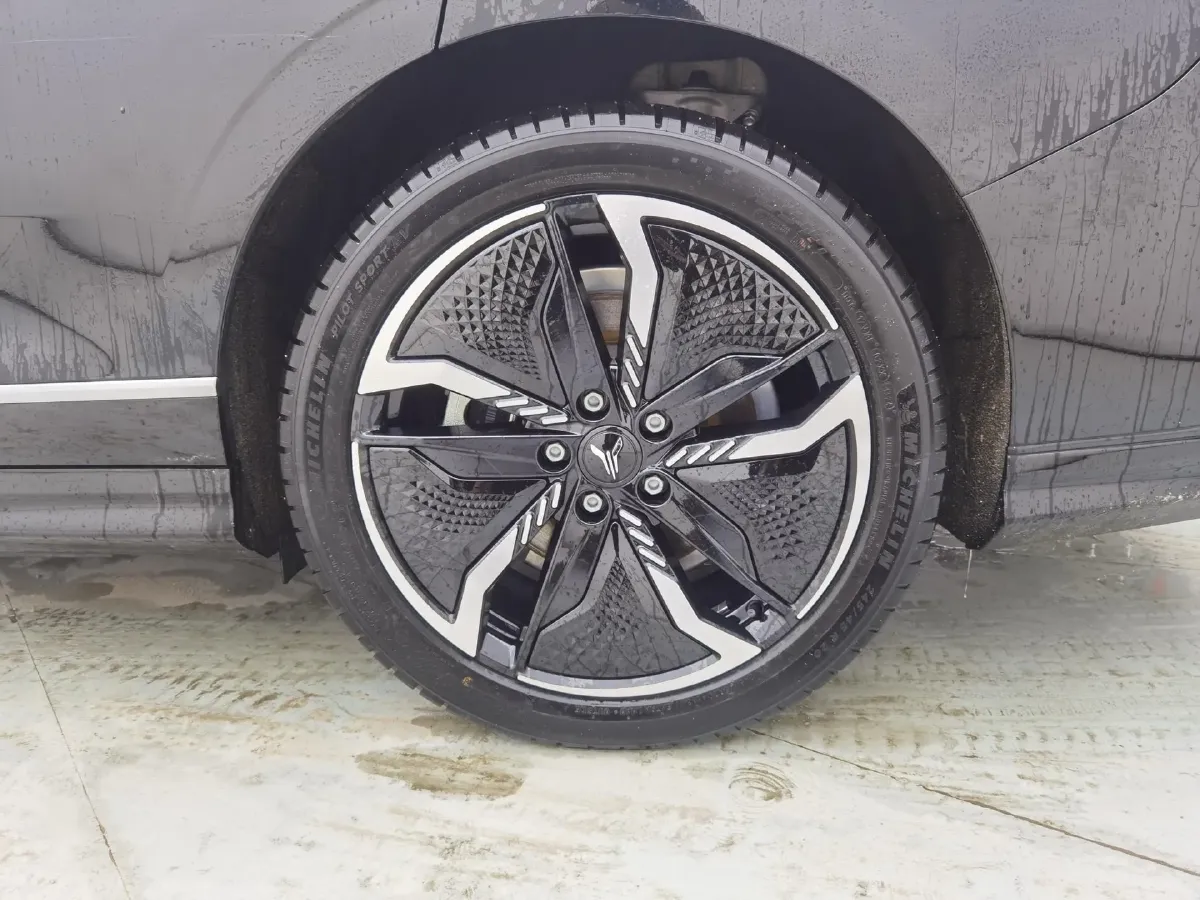 2023 Voyah ZhuiGuang BEV 82.11KWH,autocango,china used car exporter,china ev exporter,chinese used car exporter,chinese used ev exporter