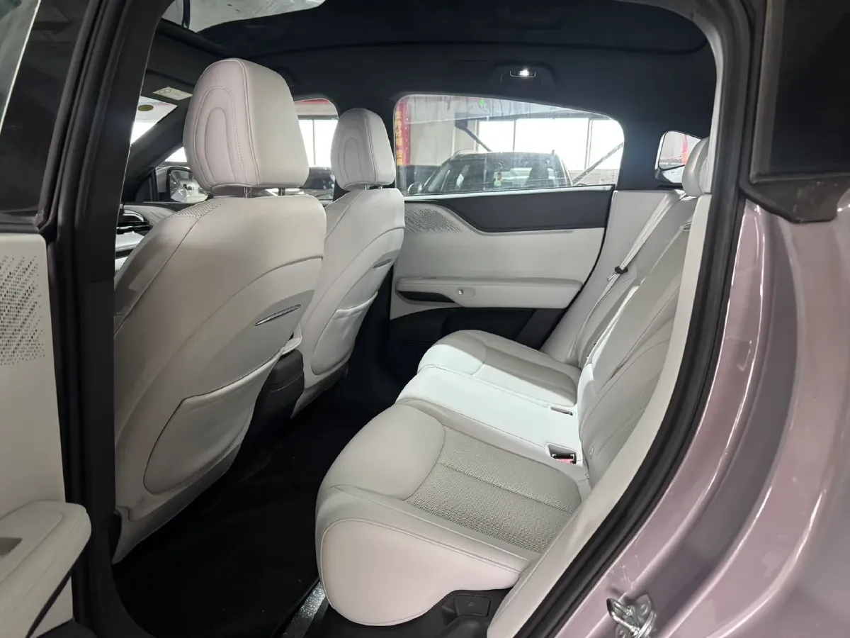 2025 Xpeng G6 BEV 68.5KWH,autocango,china used car exporter,china ev exporter,chinese used car exporter,chinese used ev exporter