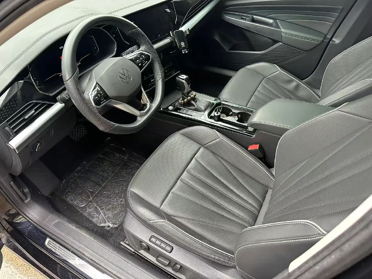 2024 Volkswagen Passat 2.0T 220HP L4 7DCT,autocango,china used car exporter,china ev exporter,chinese used car exporter,chinese used ev exporter