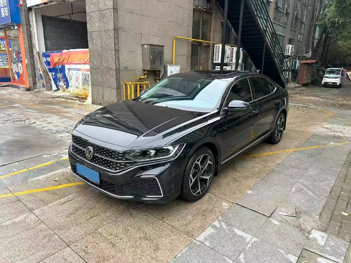 2024 Volkswagen Passat 2.0T 220HP L4 7DCT,autocango,china used car exporter,china ev exporter,chinese used car exporter,chinese used ev exporter