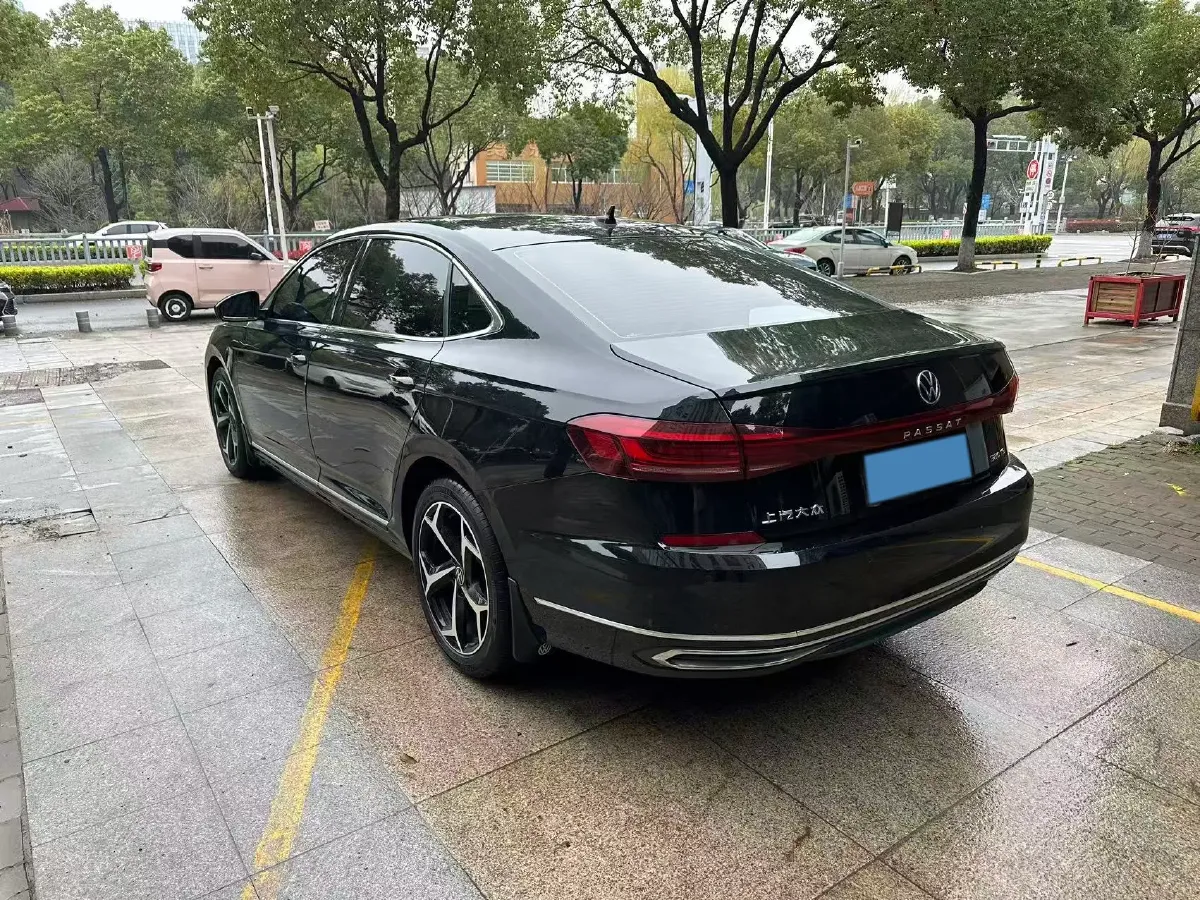 2024 Volkswagen Passat 2.0T 220HP L4 7DCT,autocango,china used car exporter,china ev exporter,chinese used car exporter,chinese used ev exporter