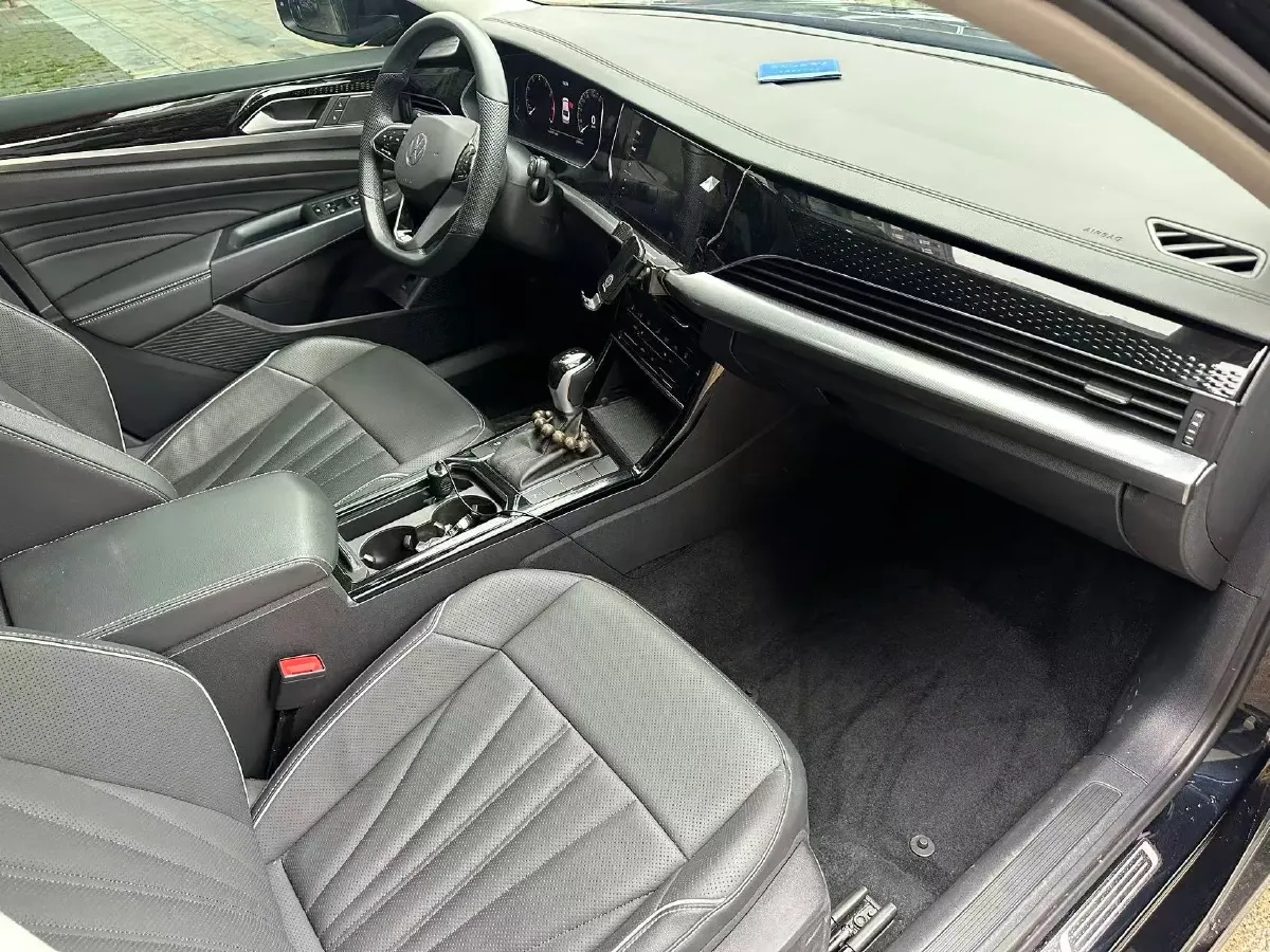 2024 Volkswagen Passat 2.0T 220HP L4 7DCT,autocango,china used car exporter,china ev exporter,chinese used car exporter,chinese used ev exporter