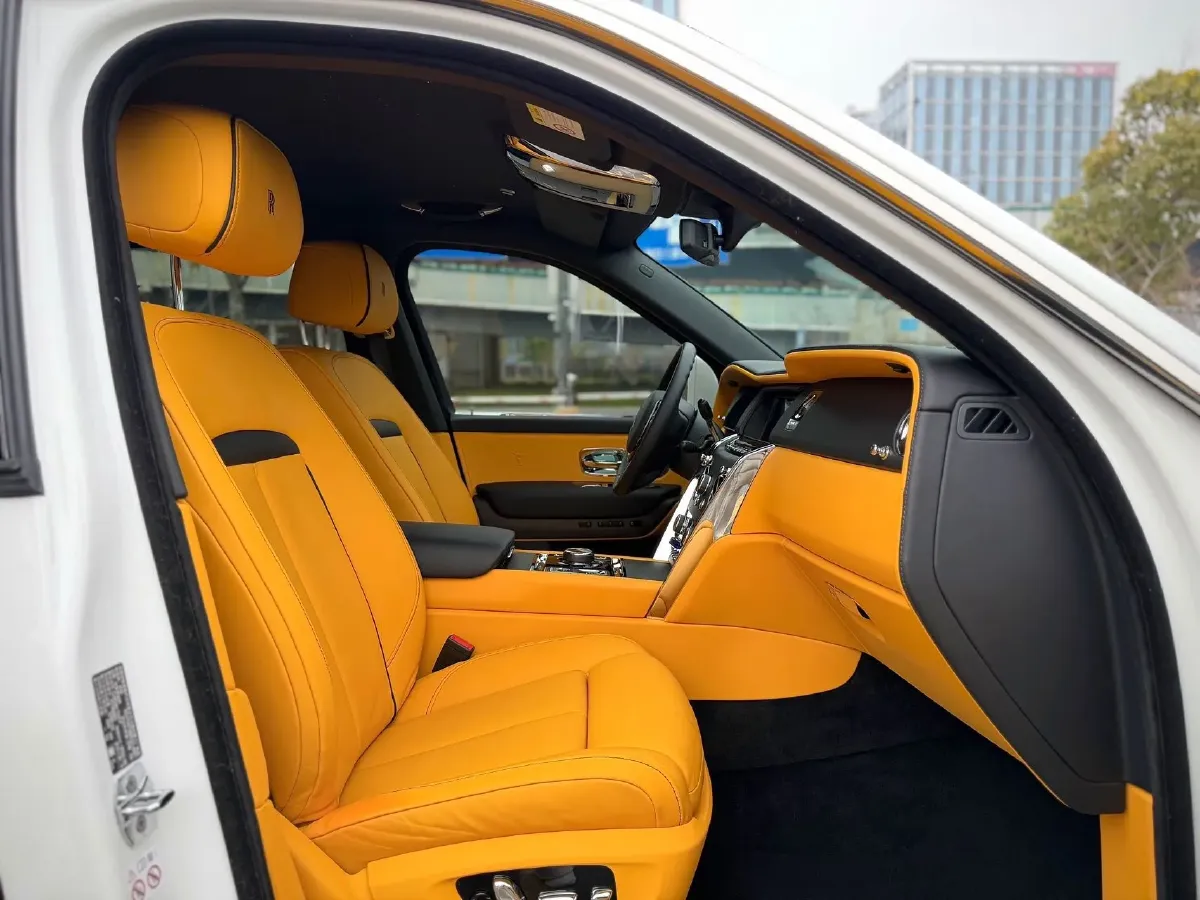 2018 Rolls-Royce Cullinan 6.7T 571HP V12 8AT,autocango,china used car exporter,china ev exporter,chinese used car exporter,chinese used ev exporter