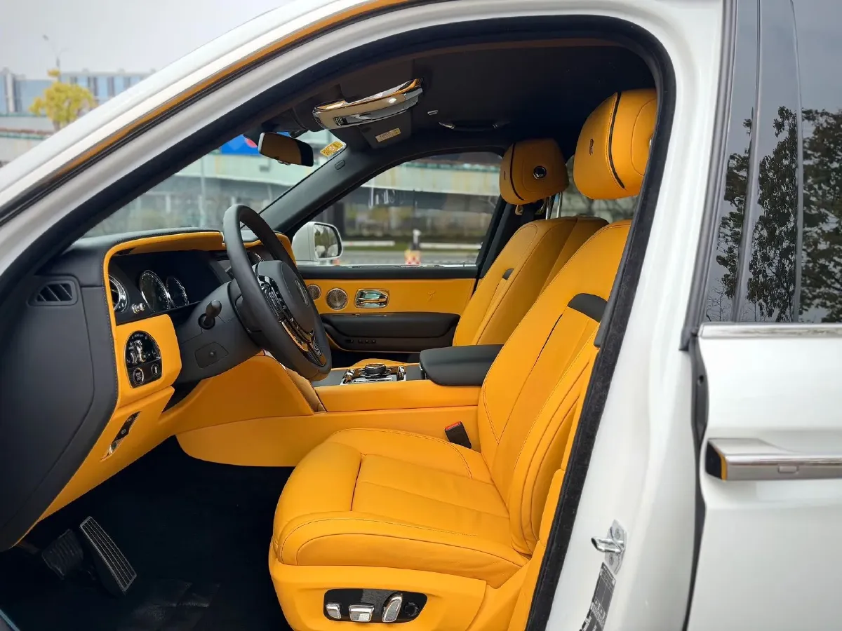 2018 Rolls-Royce Cullinan 6.7T 571HP V12 8AT,autocango,china used car exporter,china ev exporter,chinese used car exporter,chinese used ev exporter