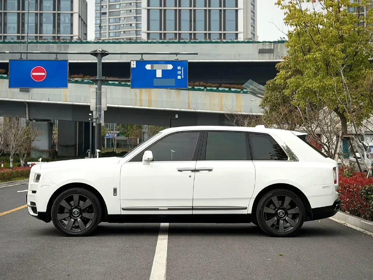2018 Rolls-Royce Cullinan 6.7T 571HP V12 8AT,autocango,china used car exporter,china ev exporter,chinese used car exporter,chinese used ev exporter