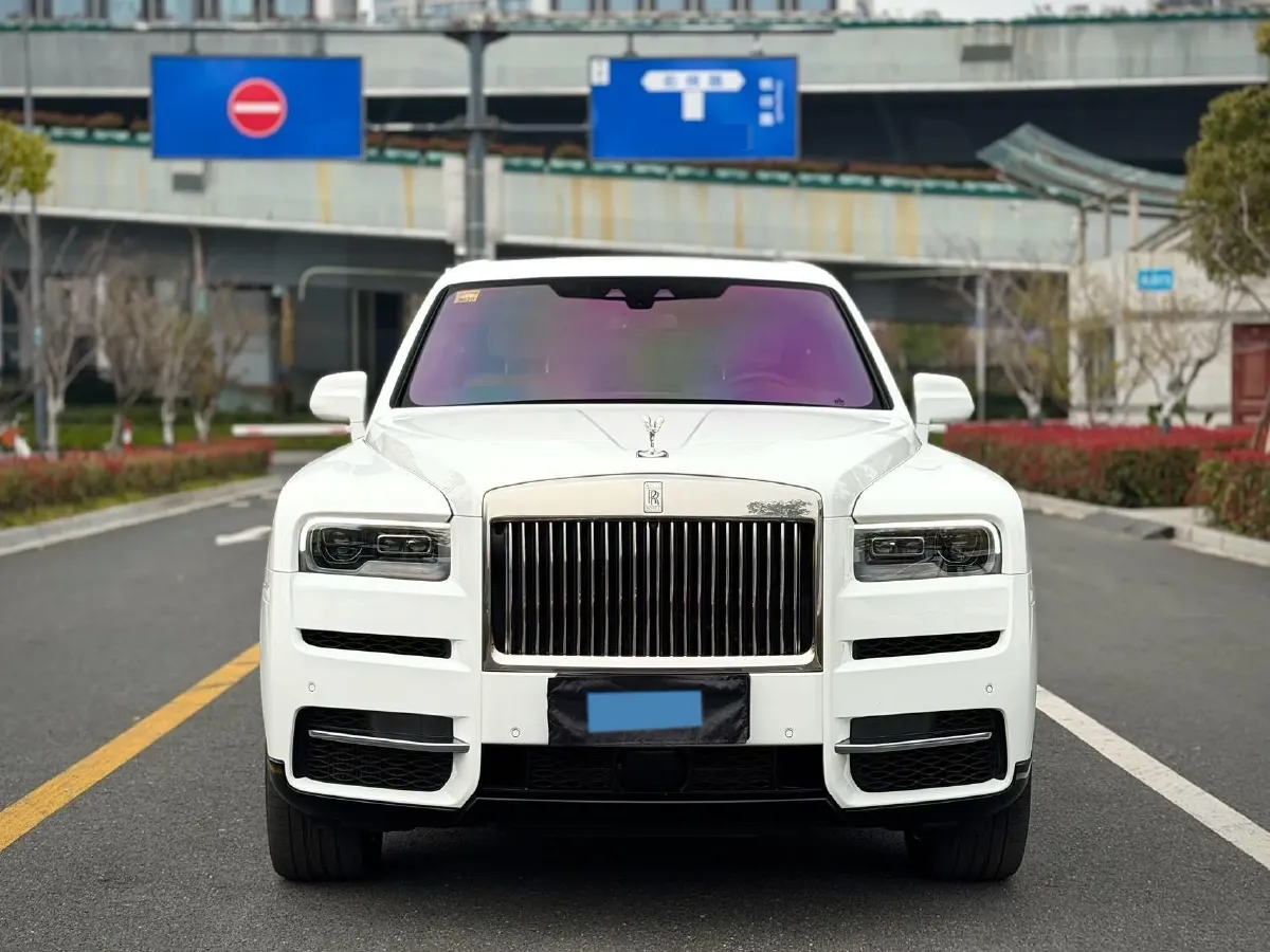 2018 Rolls-Royce Cullinan 6.7T 571HP V12 8AT,autocango,china used car exporter,china ev exporter,chinese used car exporter,chinese used ev exporter