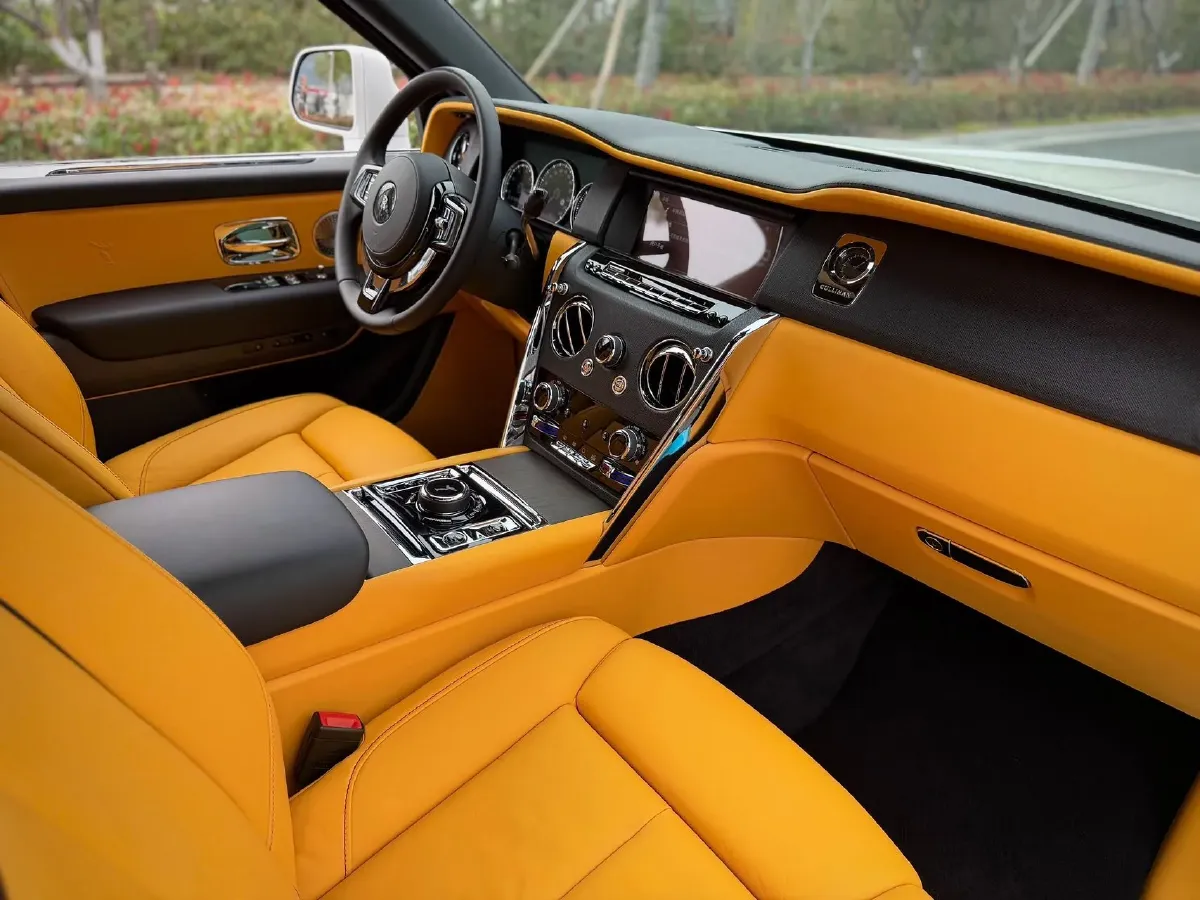 2018 Rolls-Royce Cullinan 6.7T 571HP V12 8AT,autocango,china used car exporter,china ev exporter,chinese used car exporter,chinese used ev exporter