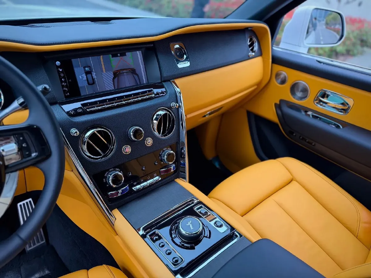 2018 Rolls-Royce Cullinan 6.7T 571HP V12 8AT,autocango,china used car exporter,china ev exporter,chinese used car exporter,chinese used ev exporter