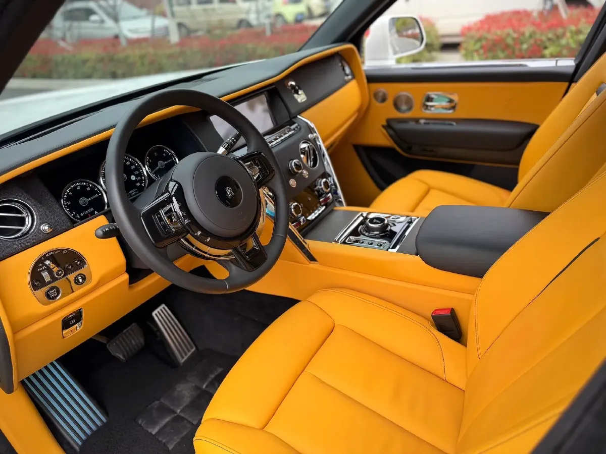 2018 Rolls-Royce Cullinan 6.7T 571HP V12 8AT,autocango,china used car exporter,china ev exporter,chinese used car exporter,chinese used ev exporter