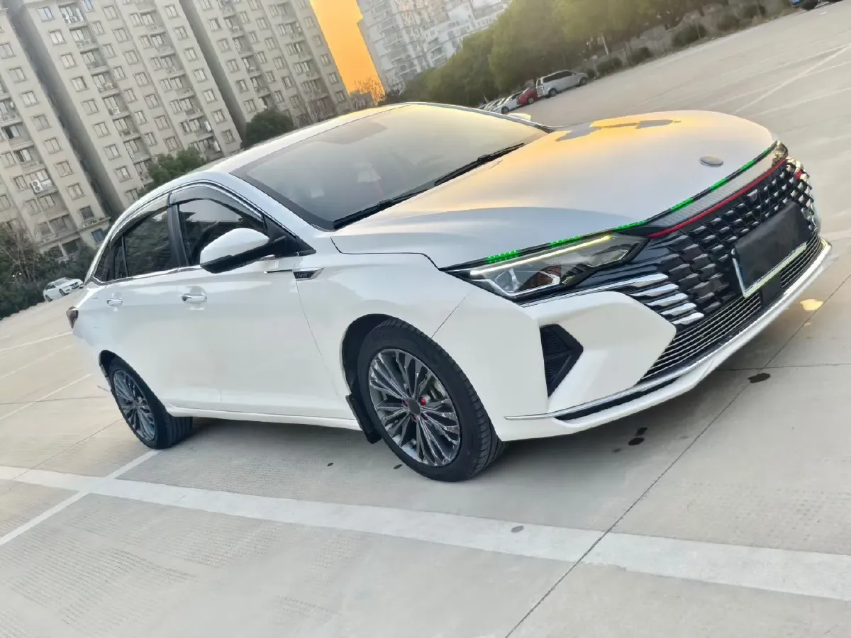 2021 DongFeng Aeolus YiXuan MAX 1.5T 190HP L4 7DCT,autocango,china used car exporter,china ev exporter,chinese used car exporter,chinese used ev exporter