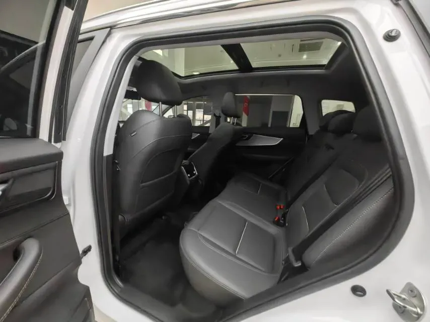 2022 Chery Tiggo 7 Plus 1.5T 156HP L4 CVT,autocango,china used car exporter,china ev exporter,chinese used car exporter,chinese used ev exporter