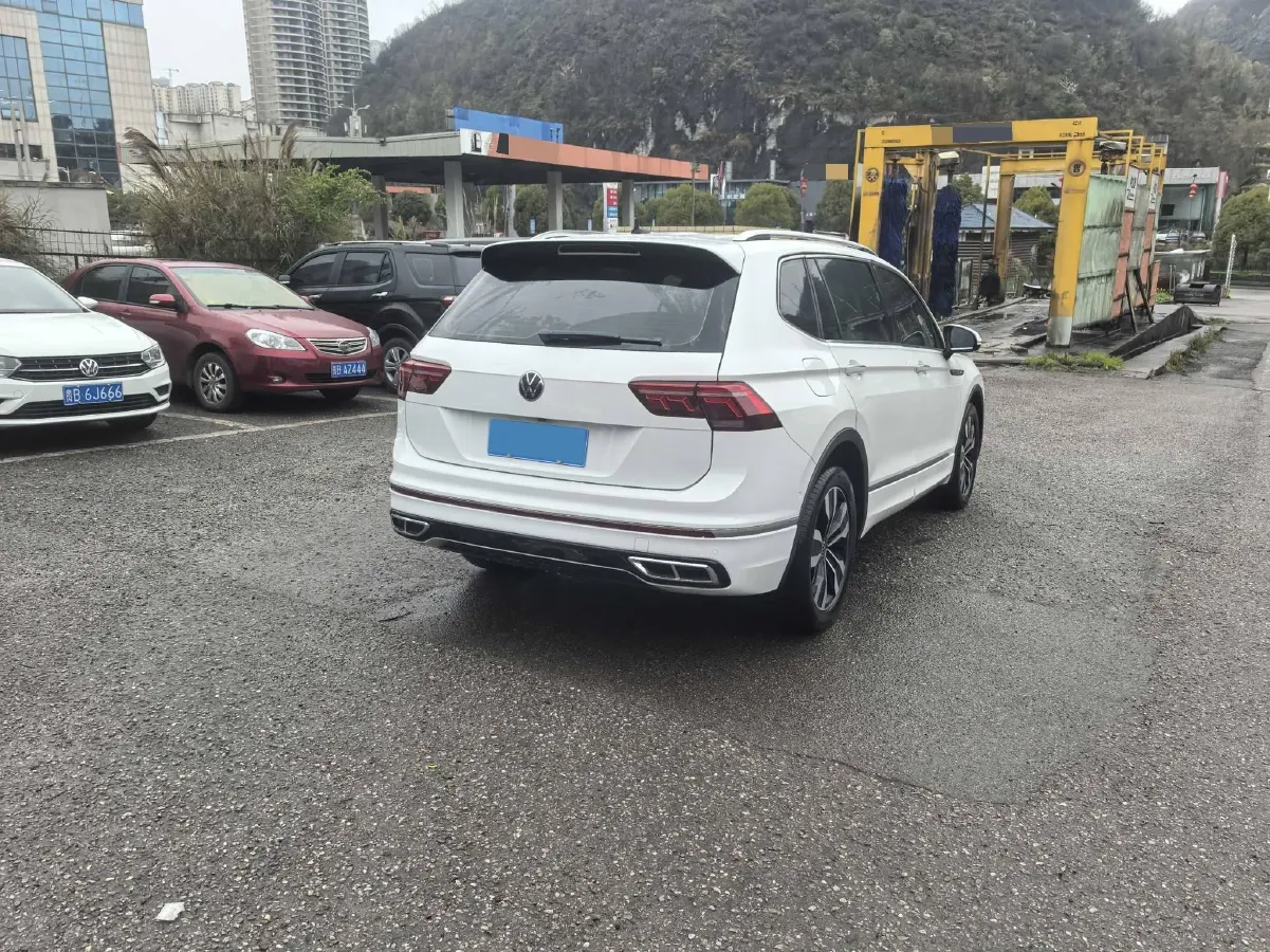 2023 Volkswagen Tiguan L 2.0T 186HP L4 7DCT,autocango,china used car exporter,china ev exporter,chinese used car exporter,chinese used ev exporter