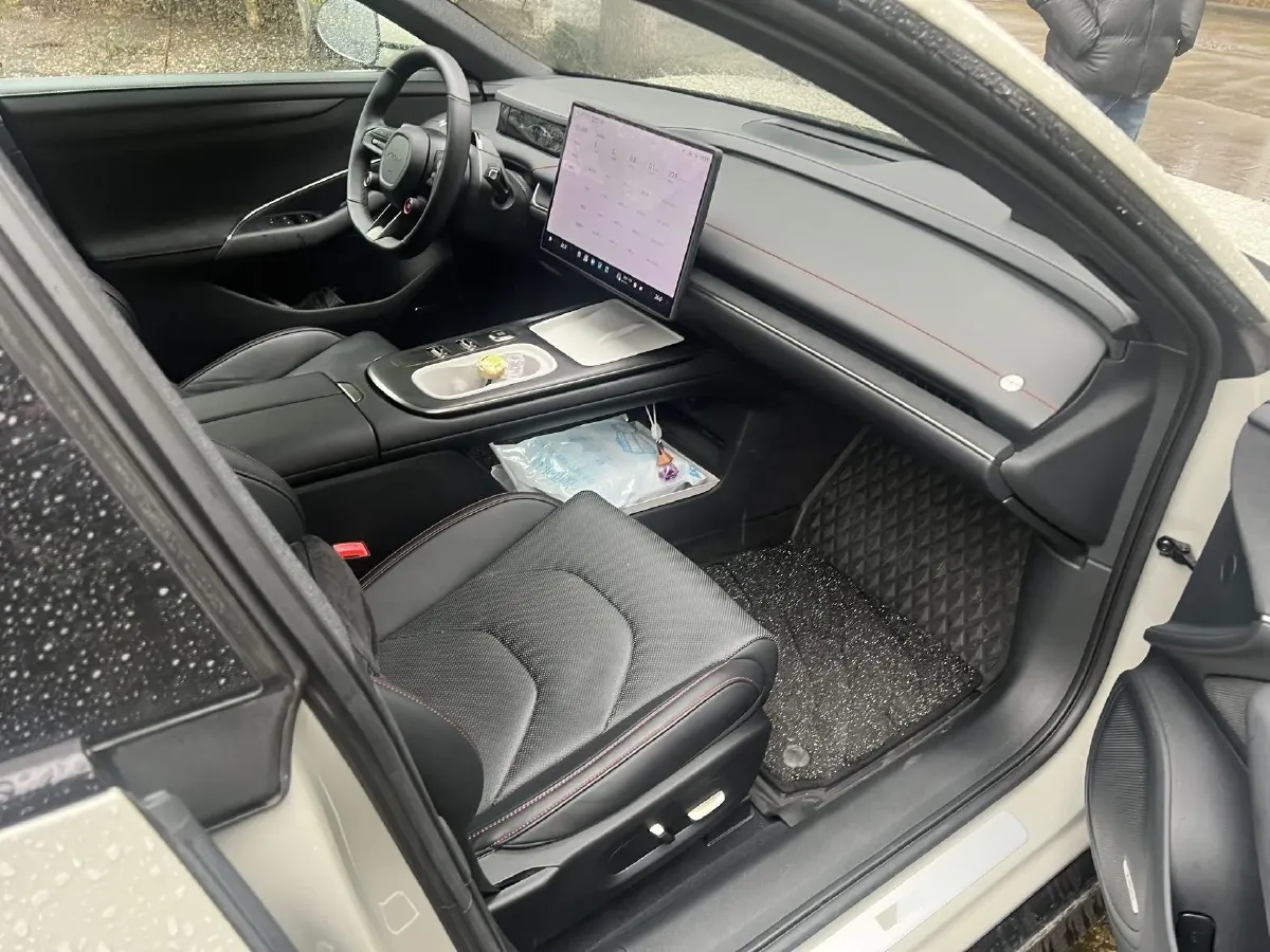 2024 MI SU7 BEV 73.6KWH,autocango,china used car exporter,china ev exporter,chinese used car exporter,chinese used ev exporter