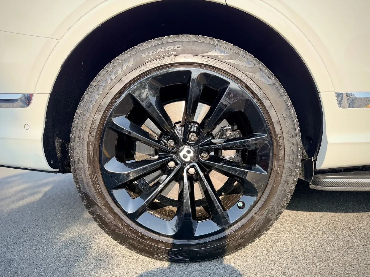 2022 Bentley Bentayga 4.0T 550HP V8 8AT,autocango,china used car exporter,china ev exporter,chinese used car exporter,chinese used ev exporter