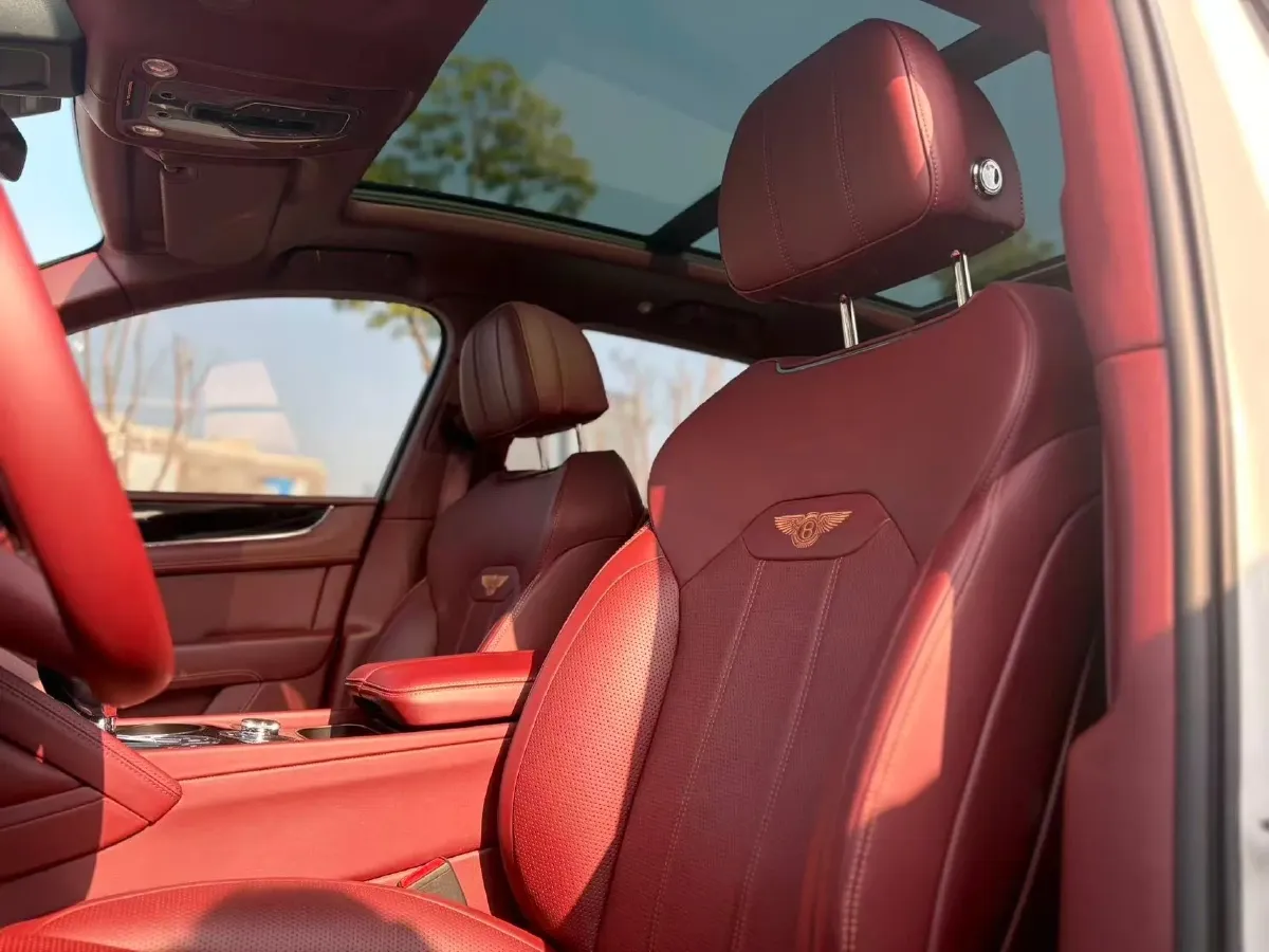 2022 Bentley Bentayga 4.0T 550HP V8 8AT,autocango,china used car exporter,china ev exporter,chinese used car exporter,chinese used ev exporter