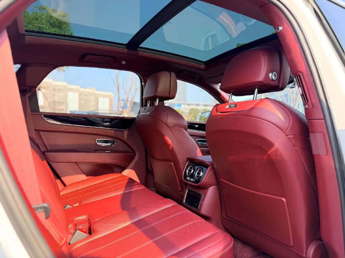 2022 Bentley Bentayga 4.0T 550HP V8 8AT,autocango,china used car exporter,china ev exporter,chinese used car exporter,chinese used ev exporter