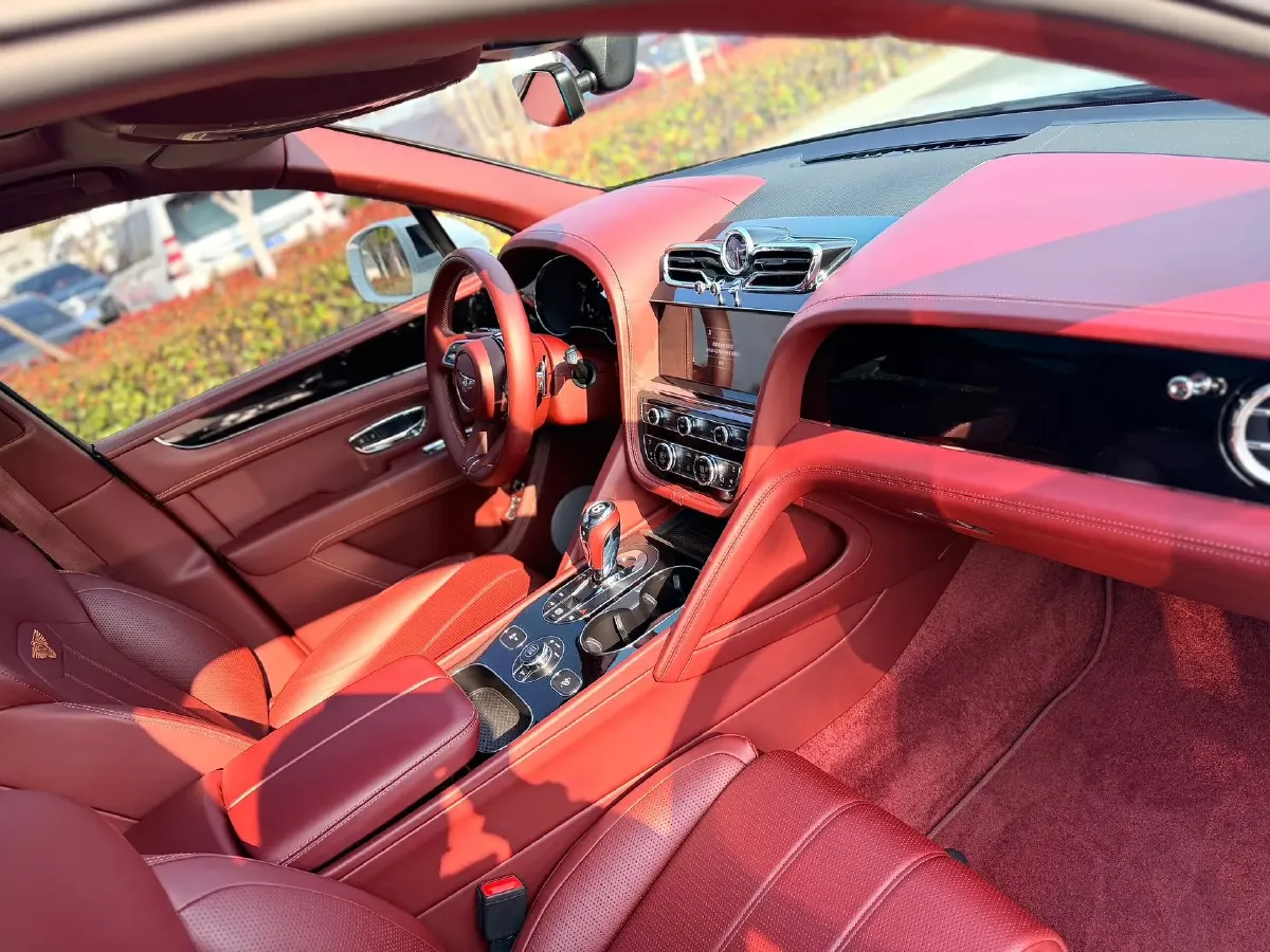 2022 Bentley Bentayga 4.0T 550HP V8 8AT,autocango,china used car exporter,china ev exporter,chinese used car exporter,chinese used ev exporter