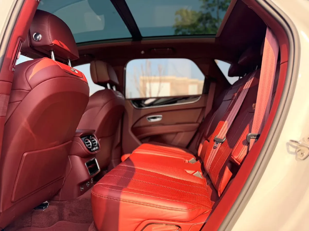 2022 Bentley Bentayga 4.0T 550HP V8 8AT,autocango,china used car exporter,china ev exporter,chinese used car exporter,chinese used ev exporter