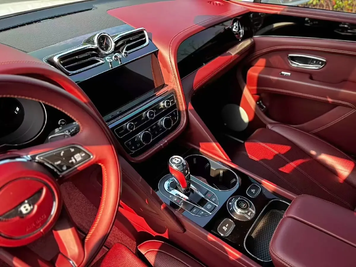 2022 Bentley Bentayga 4.0T 550HP V8 8AT,autocango,china used car exporter,china ev exporter,chinese used car exporter,chinese used ev exporter