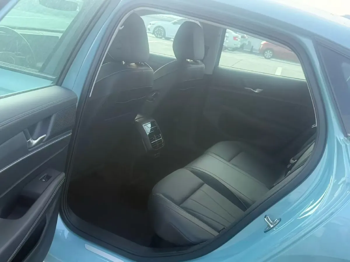 2025 Volkswagen Passat 2.0T 220HP L4 7DCT,autocango,china used car exporter,china ev exporter,chinese used car exporter,chinese used ev exporter