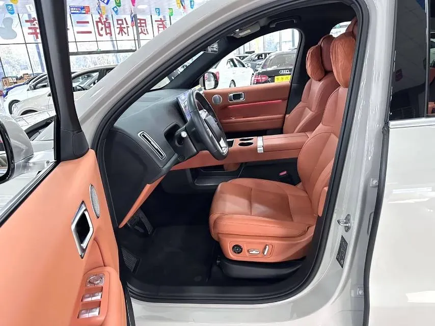 2024 Li L6 Range Extended 154HP L4 REEV 36.8KWH,autocango,china used car exporter,china ev exporter,chinese used car exporter,chinese used ev exporter