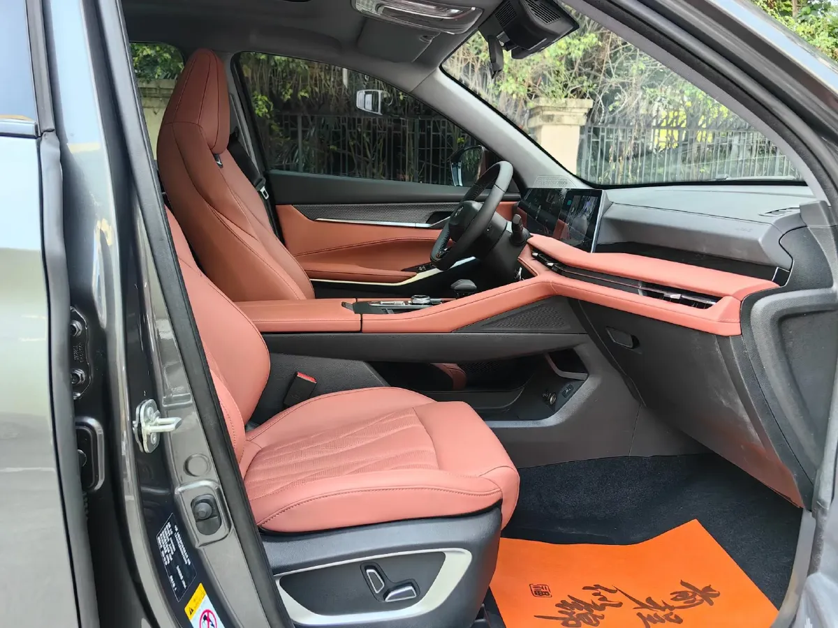 2025 ChangAn CS75 Plus 1.5T 188HP L4 8AT,autocango,china used car exporter,china ev exporter,chinese used car exporter,chinese used ev exporter