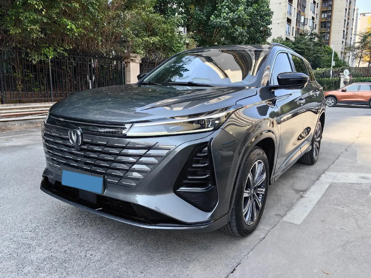 2025 ChangAn CS75 Plus 1.5T 188HP L4 8AT,autocango,china used car exporter,china ev exporter,chinese used car exporter,chinese used ev exporter