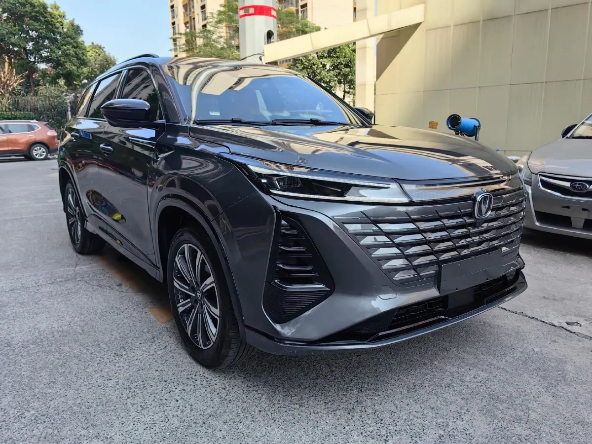 2025 ChangAn CS75 Plus 1.5T 188HP L4 8AT,autocango,china used car exporter,china ev exporter,chinese used car exporter,chinese used ev exporter