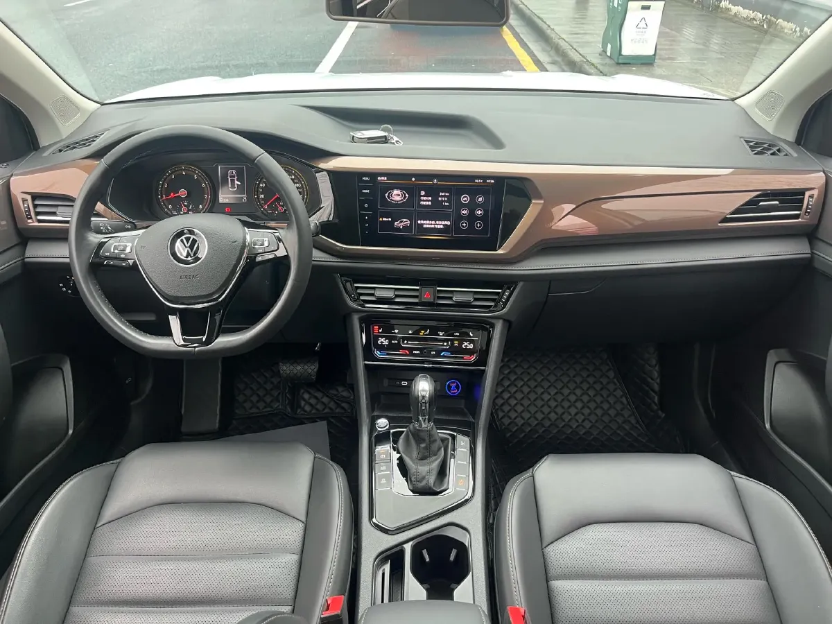 2021 Volkswagen Tharu 1.4T 150HP L4 7DCT,autocango,china used car exporter,china ev exporter,chinese used car exporter,chinese used ev exporter