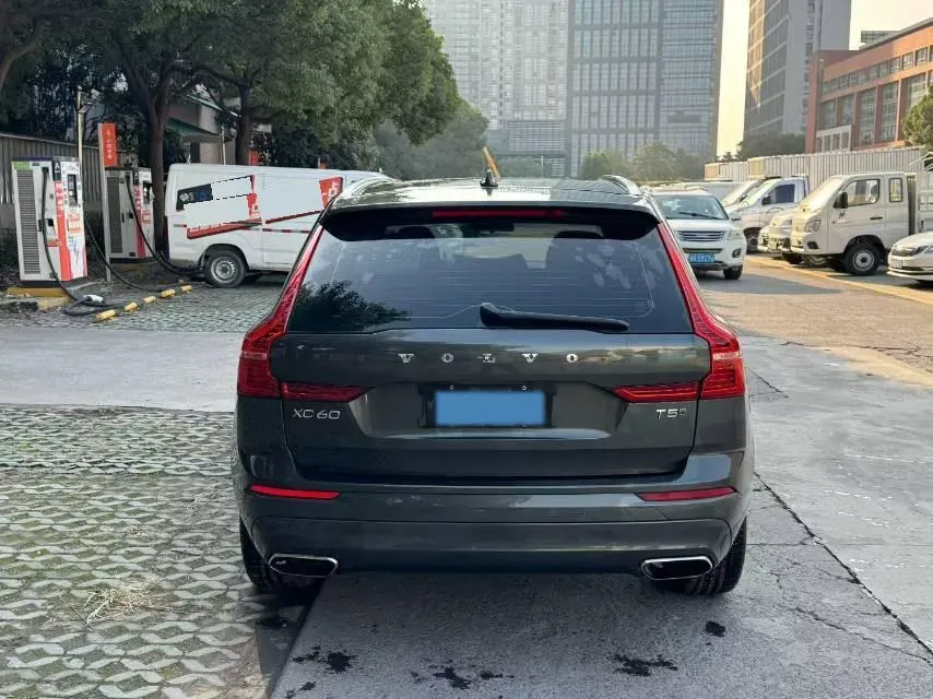 2018 Volvo XC60 2.0T 254HP L4 8AT,autocango,china used car exporter,china ev exporter,chinese used car exporter,chinese used ev exporter