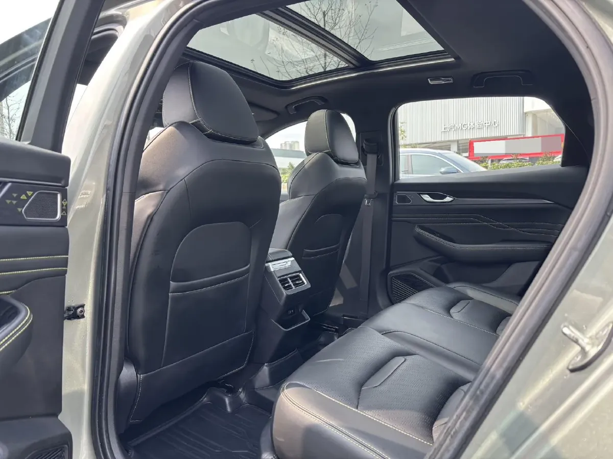 2023 Geely Preface 1.5T 181HP L4 7DCT,autocango,china used car exporter,china ev exporter,chinese used car exporter,chinese used ev exporter