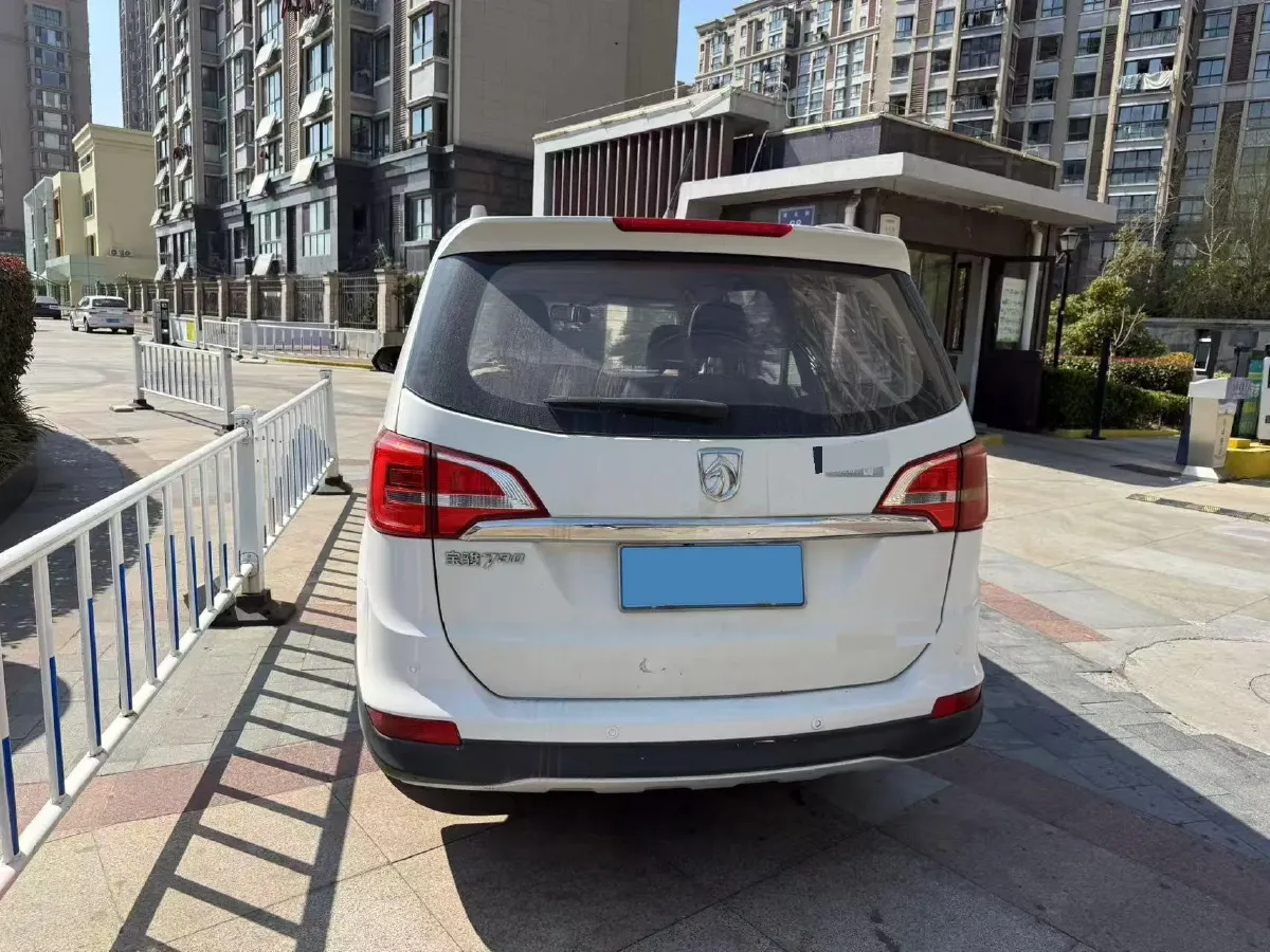 2016 BaoJun 730 1.5L 112HP L4 5MT,autocango,china used car exporter,china ev exporter,chinese used car exporter,chinese used ev exporter