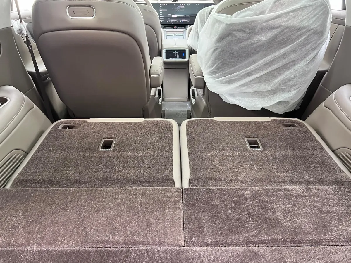 2025 AITO AITO M9 REEV 160HP REEV 52KWH,autocango,china used car exporter,china ev exporter,chinese used car exporter,chinese used ev exporter