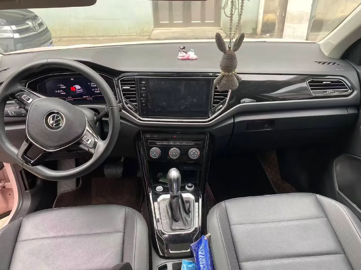 2021 Volkswagen T-Roc 1.4T 150HP L4 7DCT,autocango,china used car exporter,china ev exporter,chinese used car exporter,chinese used ev exporter