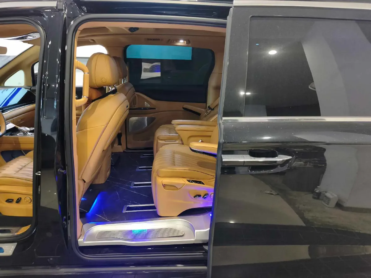 2022 Voyah Dream BEV 108.7KWH,autocango,china used car exporter,china ev exporter,chinese used car exporter,chinese used ev exporter