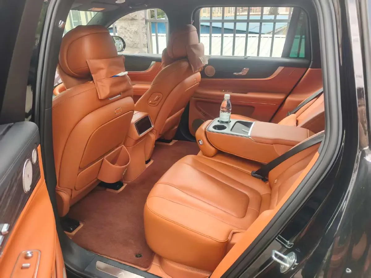 2025 AITO AITO M9 REEV 160HP REEV 52KWH,autocango,china used car exporter,china ev exporter,chinese used car exporter,chinese used ev exporter