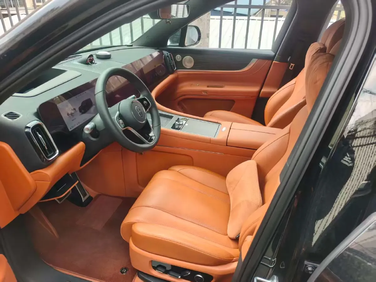 2025 AITO AITO M9 REEV 160HP REEV 52KWH,autocango,china used car exporter,china ev exporter,chinese used car exporter,chinese used ev exporter