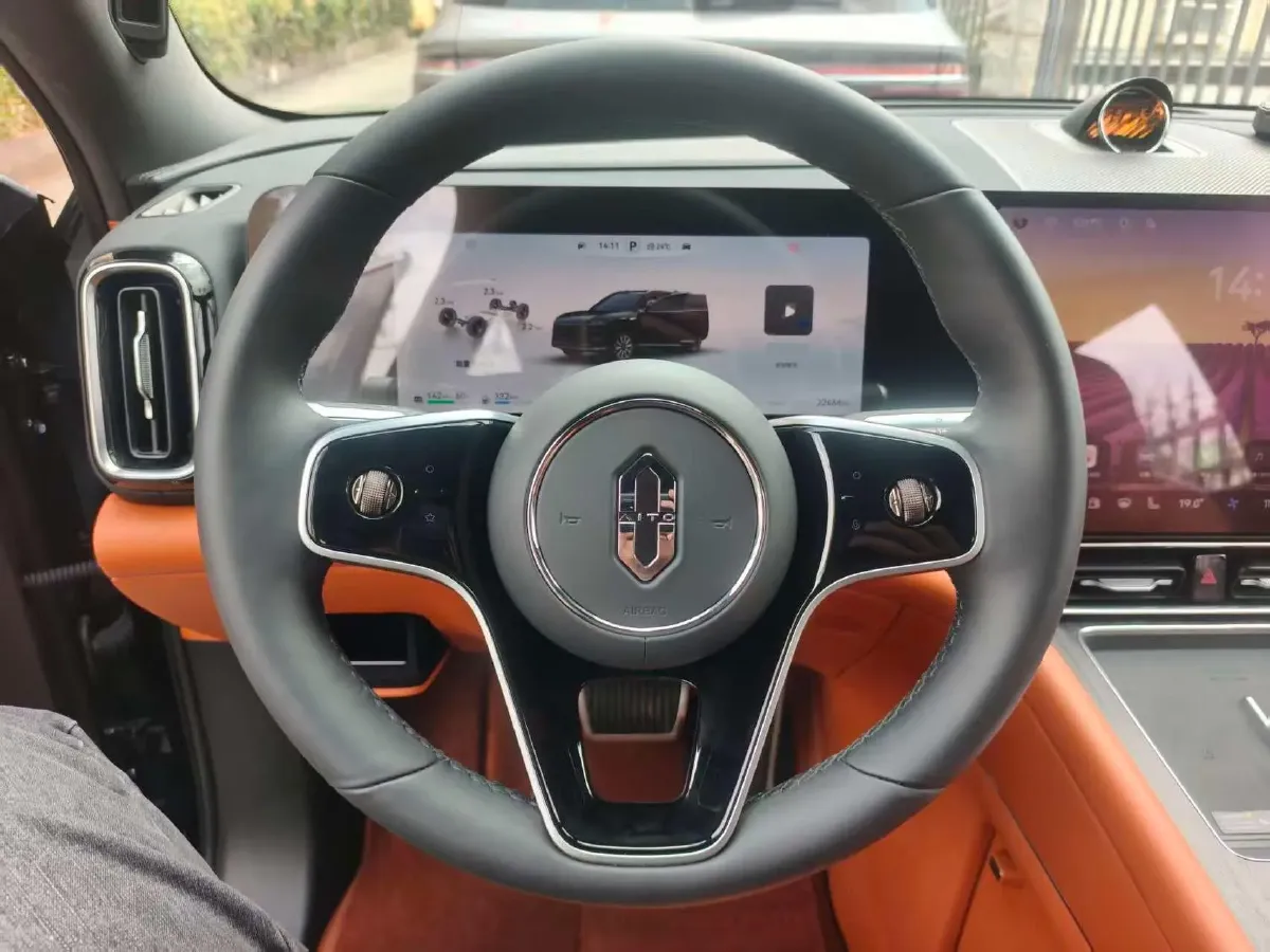 2025 AITO AITO M9 REEV 160HP REEV 52KWH,autocango,china used car exporter,china ev exporter,chinese used car exporter,chinese used ev exporter