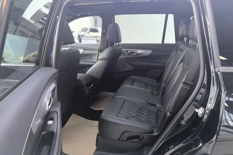 2022 GAC Trumpchi GS8 2.0T 252HP L4 8AT,autocango,china used car exporter,china ev exporter,chinese used car exporter,chinese used ev exporter