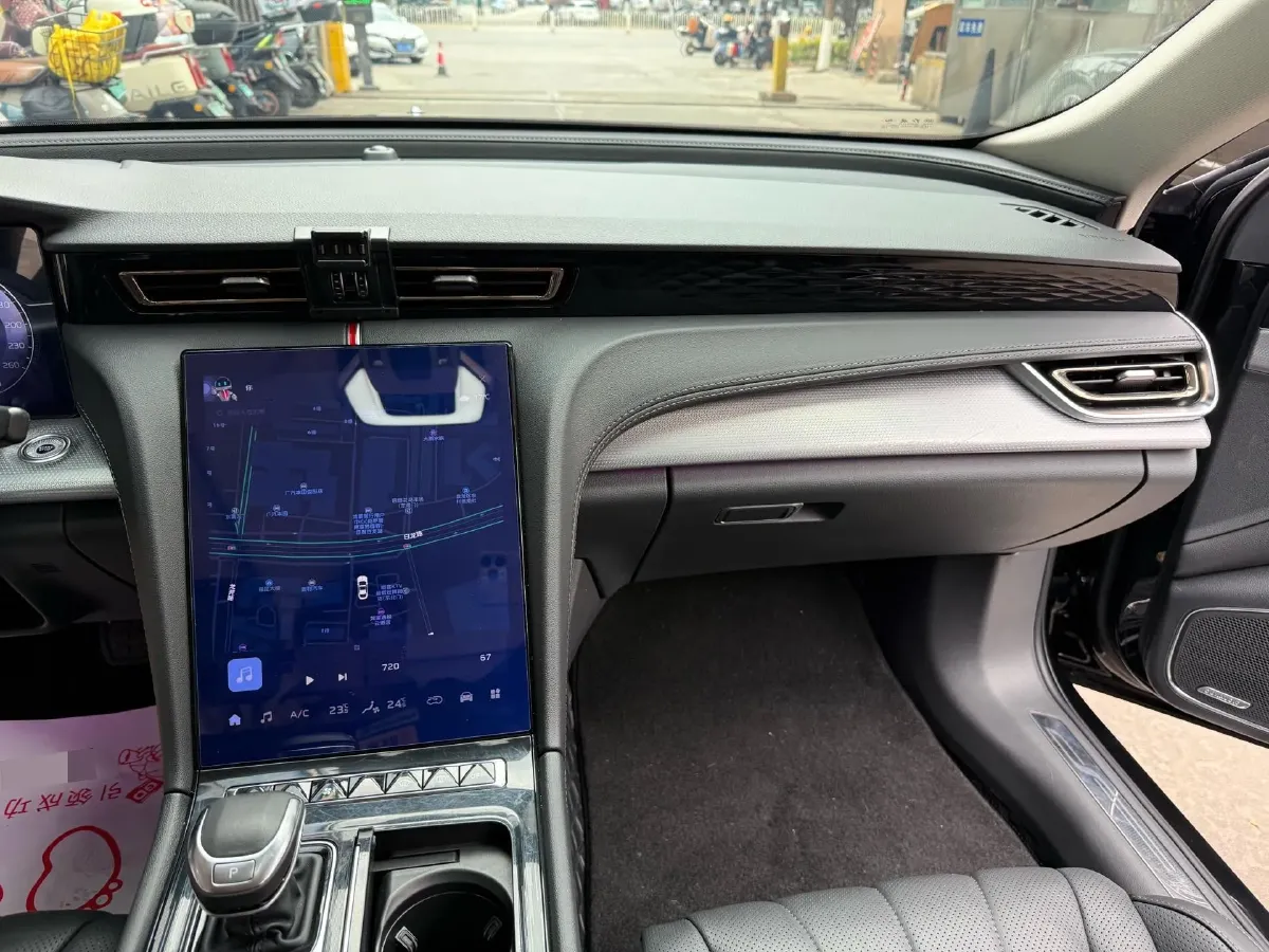 2023 HongQi H5 2.0T 224HP L4 8AT,autocango,china used car exporter,china ev exporter,chinese used car exporter,chinese used ev exporter