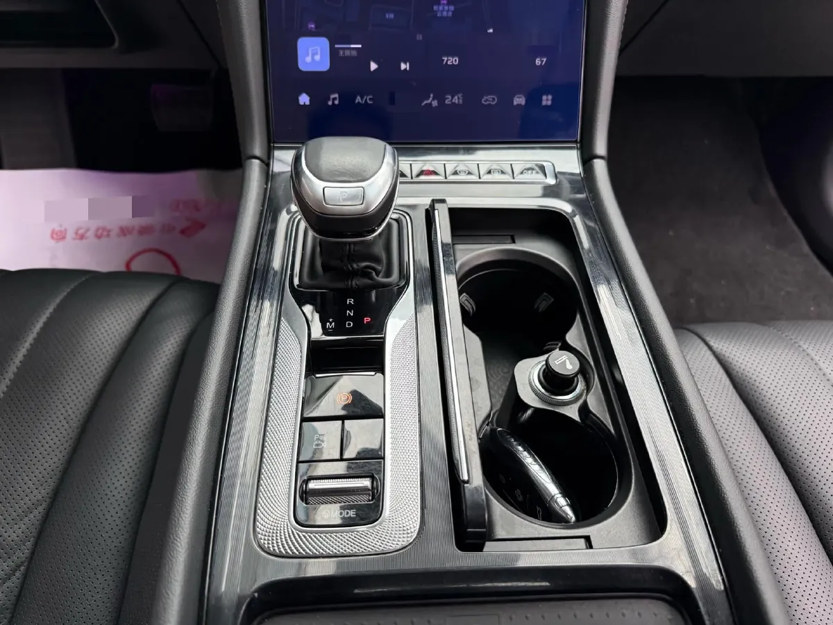 2023 HongQi H5 2.0T 224HP L4 8AT,autocango,china used car exporter,china ev exporter,chinese used car exporter,chinese used ev exporter