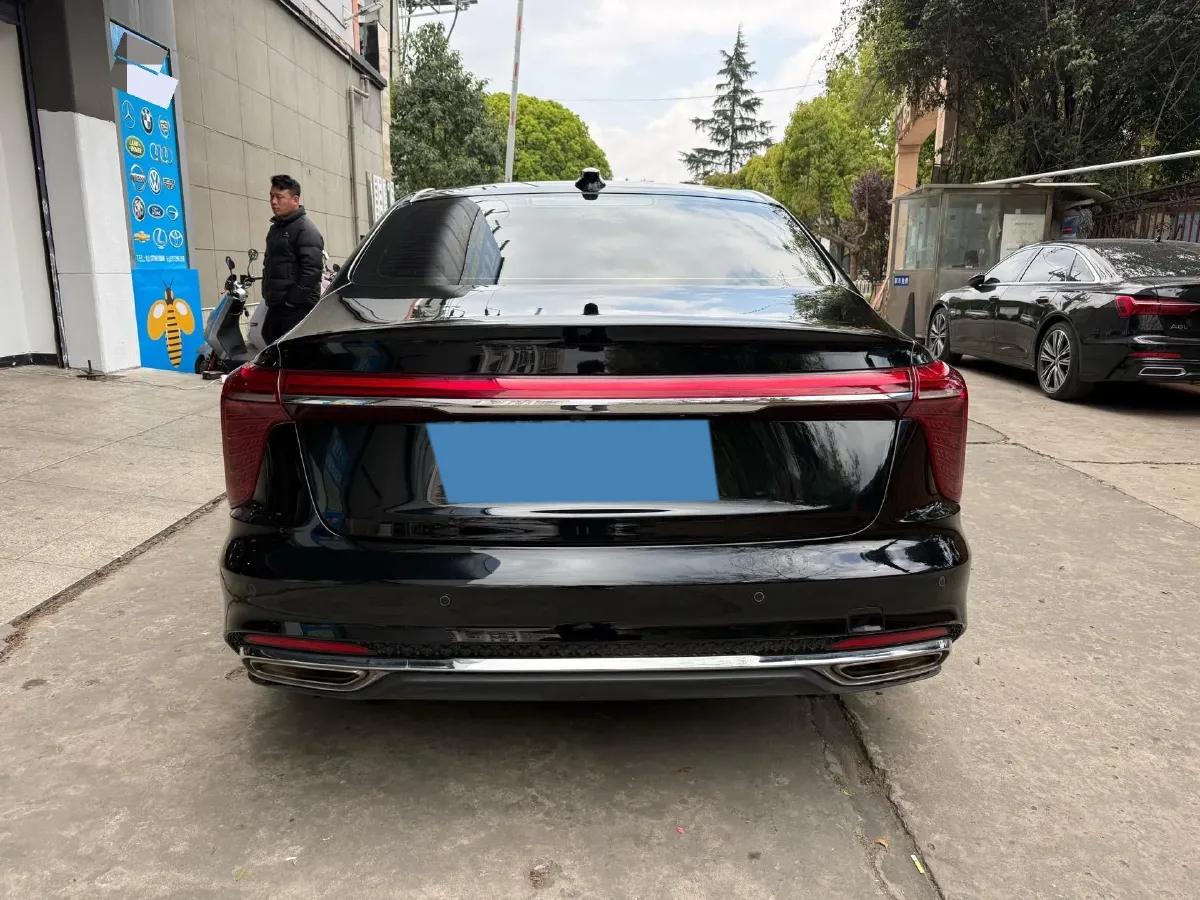 2023 HongQi H5 2.0T 224HP L4 8AT,autocango,china used car exporter,china ev exporter,chinese used car exporter,chinese used ev exporter