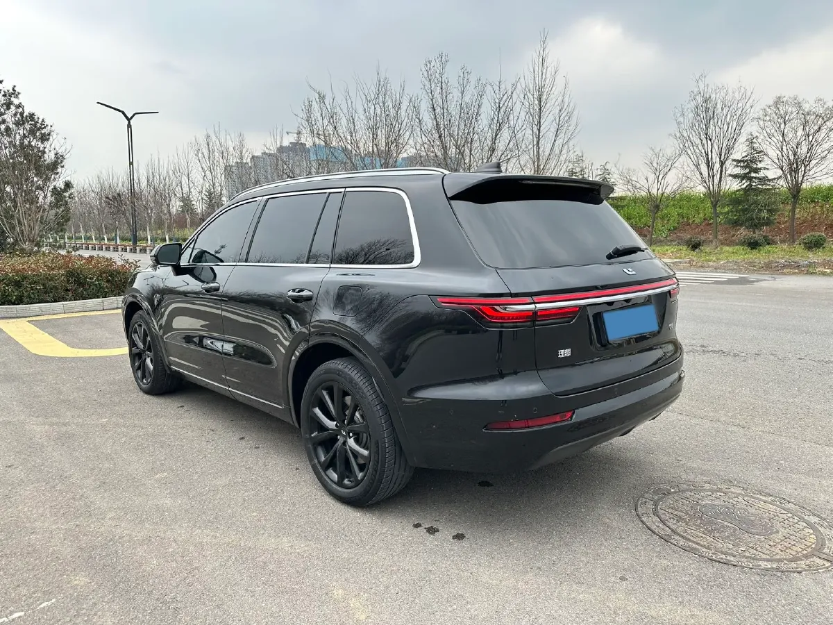 2021 Li ONE Range Extended 131HP REEV 40.5KWH,autocango,china used car exporter,china ev exporter,chinese used car exporter,chinese used ev exporter