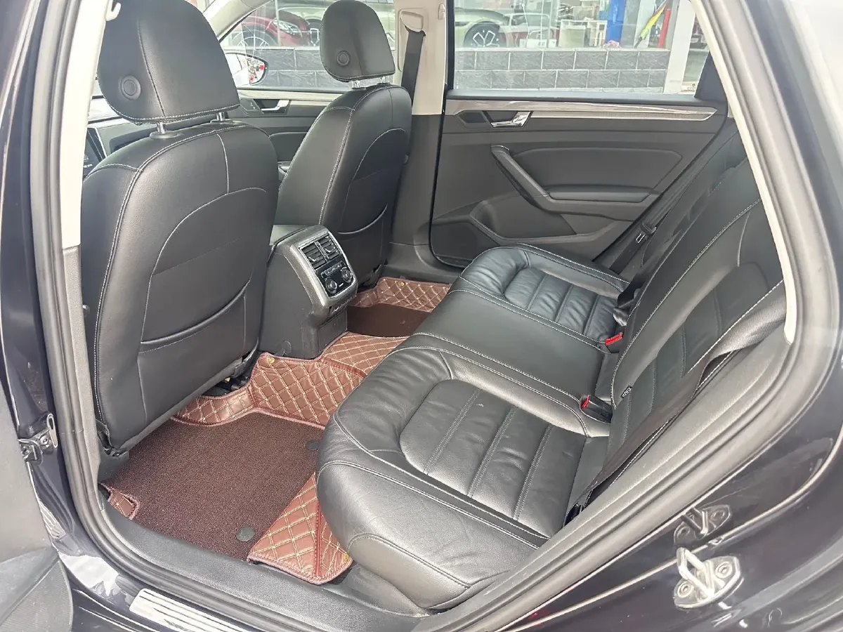 2017 Volkswagen Passat 1.8T 180HP L4 7DCT,autocango,china used car exporter,china ev exporter,chinese used car exporter,chinese used ev exporter