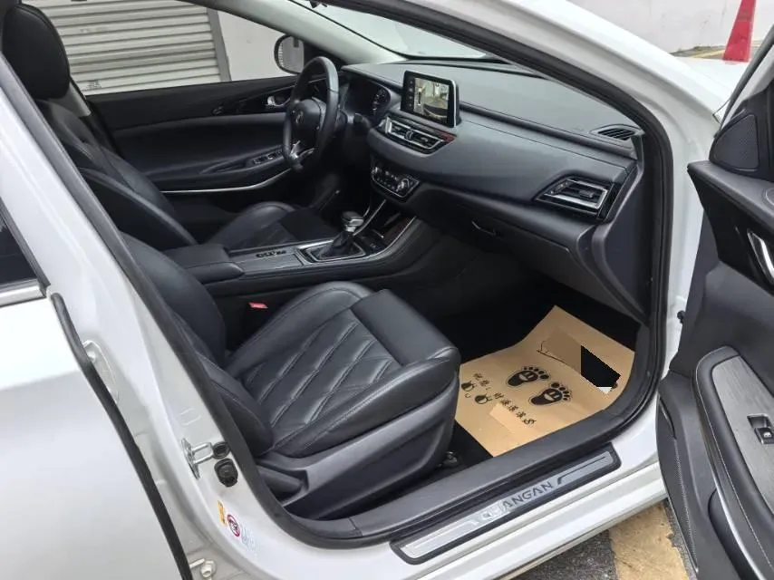 2022 ChangAn Raeton CC 1.5T 188HP L4 7DCT,autocango,china used car exporter,china ev exporter,chinese used car exporter,chinese used ev exporter