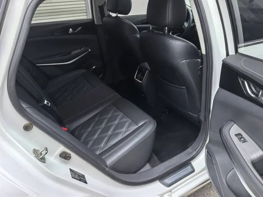 2022 ChangAn Raeton CC 1.5T 188HP L4 7DCT,autocango,china used car exporter,china ev exporter,chinese used car exporter,chinese used ev exporter